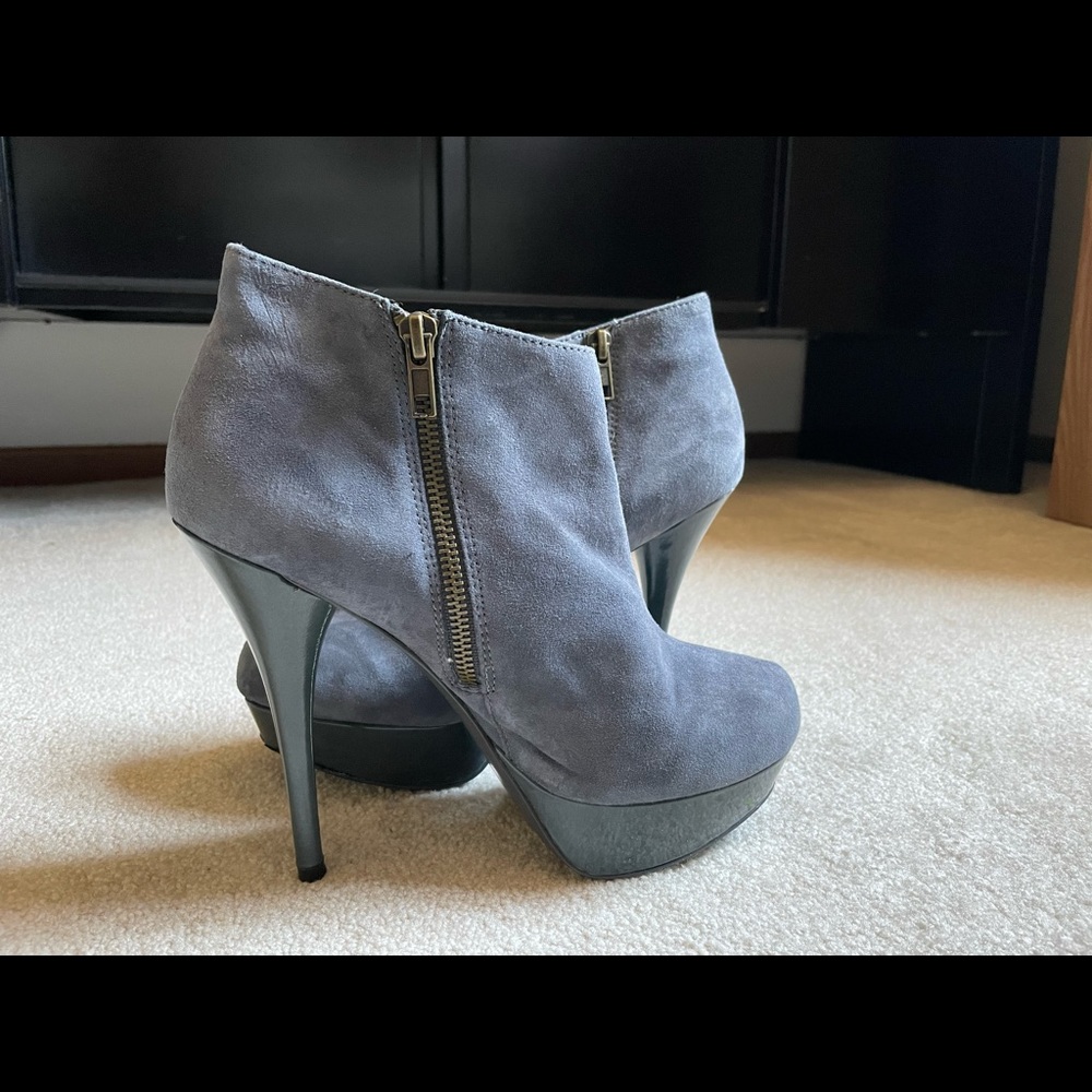 Steve Madden Suede Booties Size 8.5